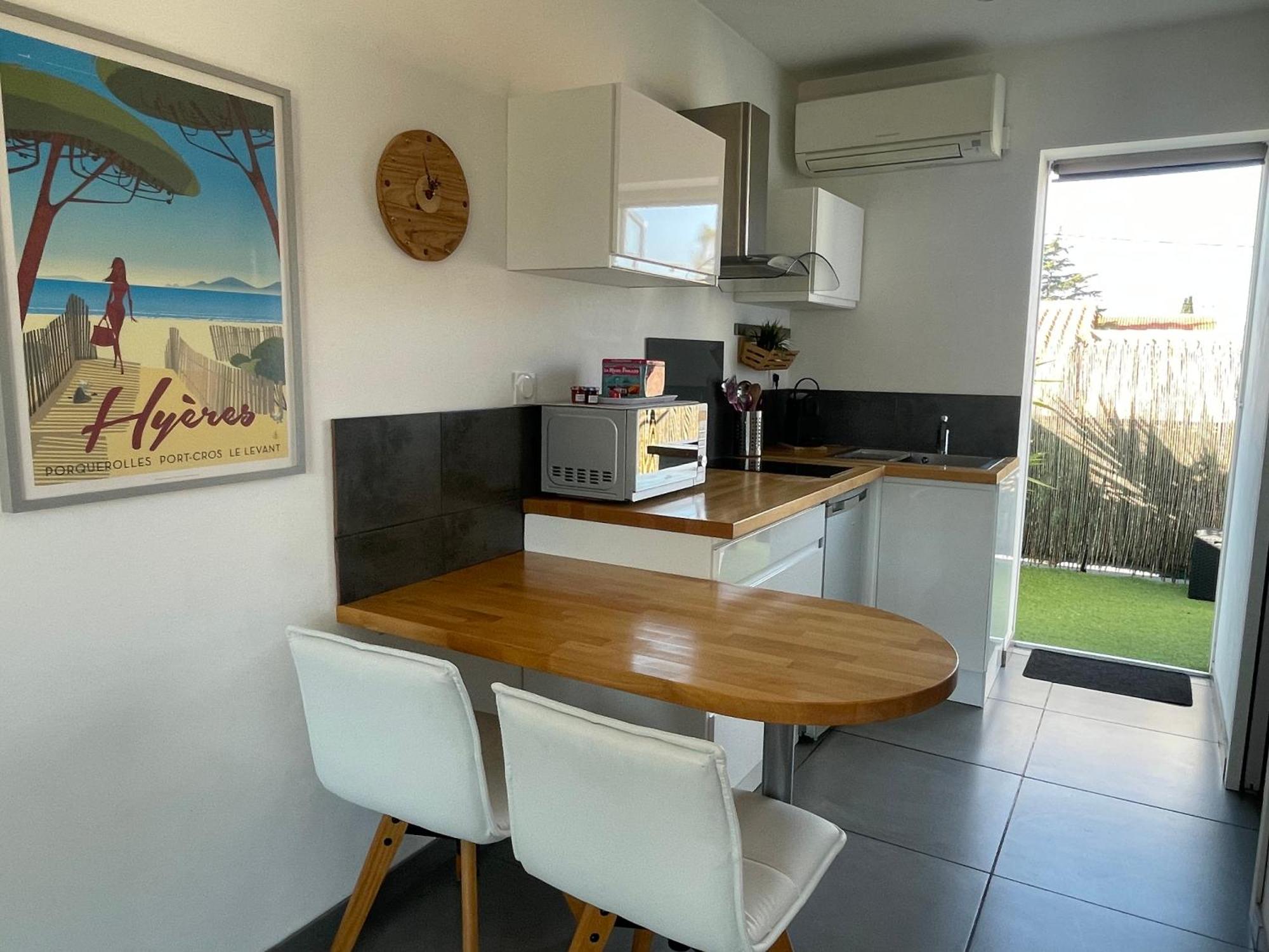 Plage A 400 M Studio Tout Confort Terrasse Clim Parking Ιέρ Εξωτερικό φωτογραφία
